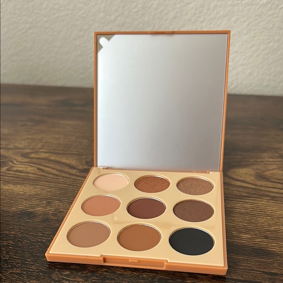 NEW Morphe 9T Neutral Territory Eyeshadow Palette - Picture 2 of 3